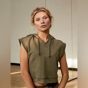 Free people movement swoop crop pullover hoodie sweatshirt olive green womens L